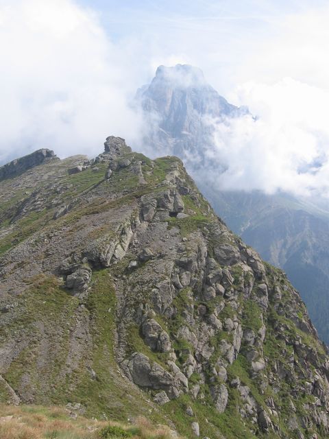 Cavallazza piccola, v pozadi Cimon de la Pala