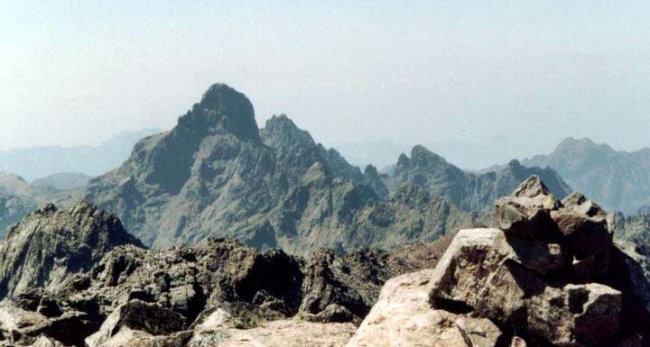 Monte Cinto, pohled z vrcholu