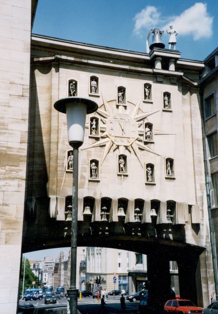 Brusel - brána Kongresového paláce
