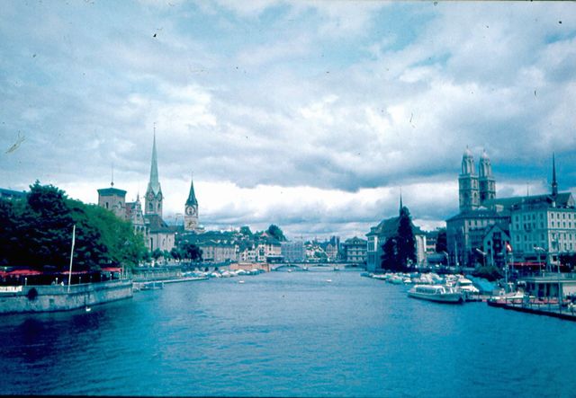 Curych - pohled na řeku Limmat