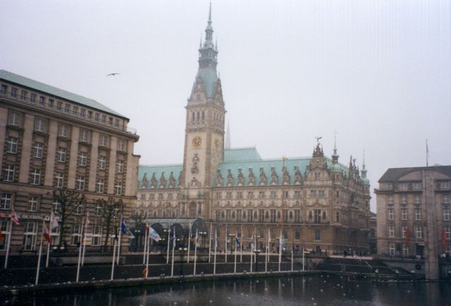 Hamburk - radnice od Alsteru