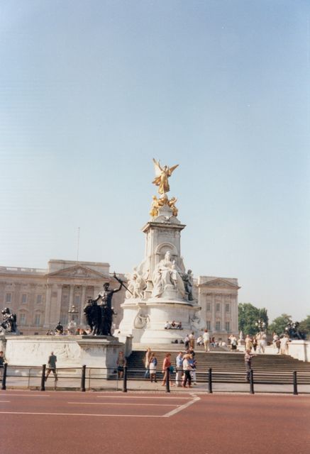 Londýn - pomník královny Alžběty