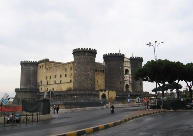 Neapol - Castel Nuovo