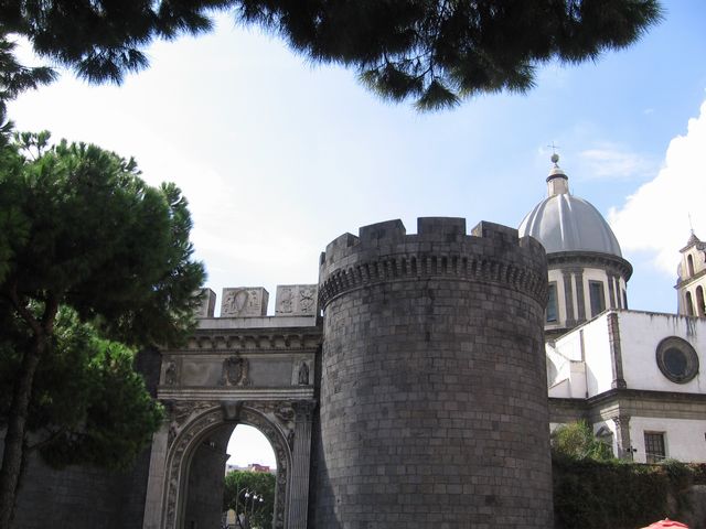 Neapol - Porta Capuana