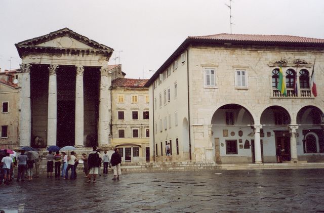 Pula - radnice a Augustův chrám