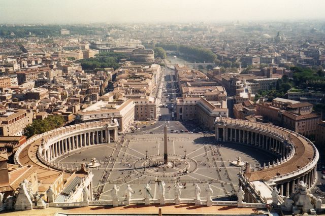 Vatikán - pohled na náměstí sv.Petra