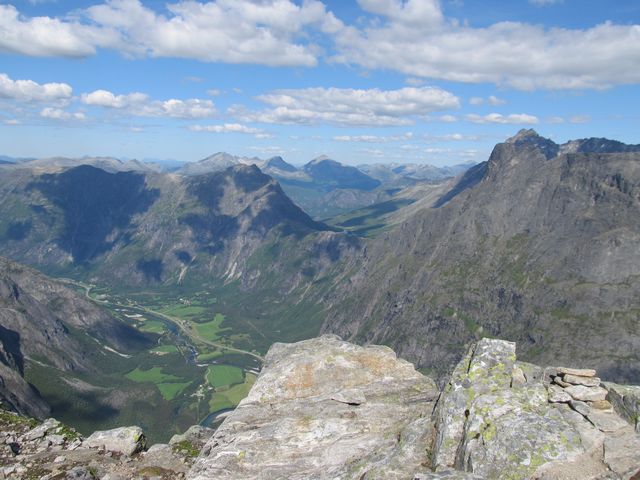 Pohled do údolí Romsdal
