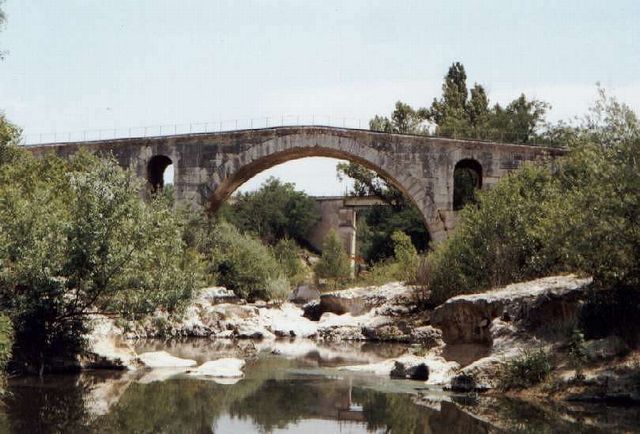 Pont Julien