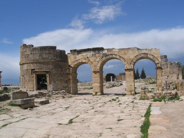 Hierapolis - Domitianova brána